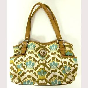 Relic Floral Cloth 2 Zip Pockets Inside 15x10x3